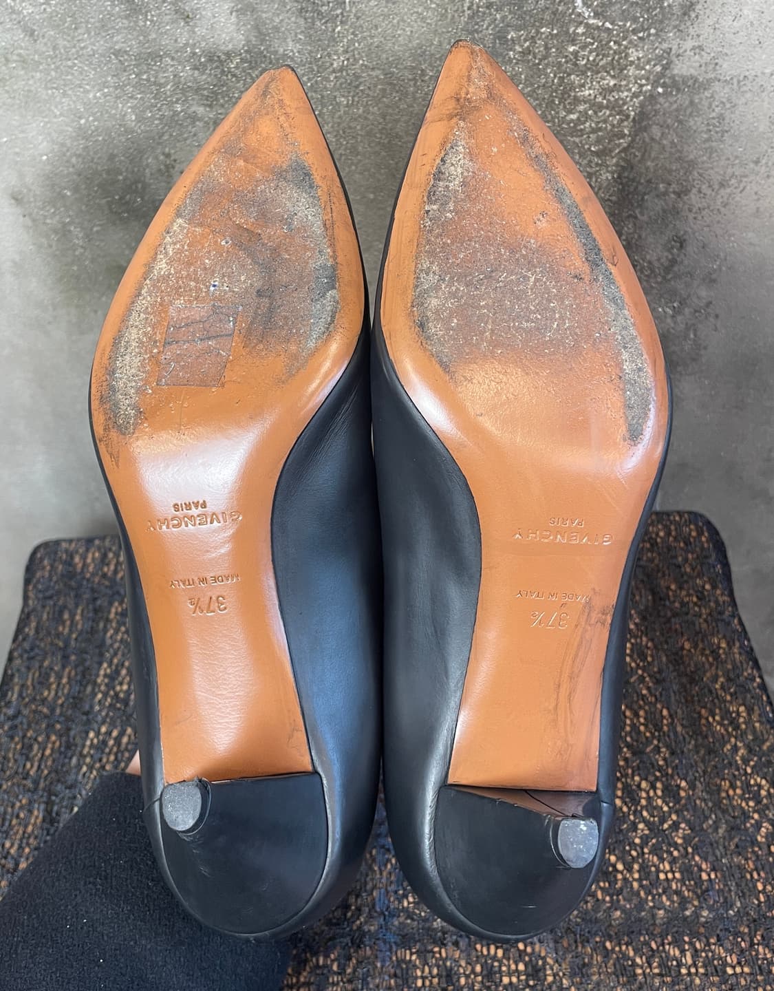 지방시 딥 브이넥 힐 상품이미지7