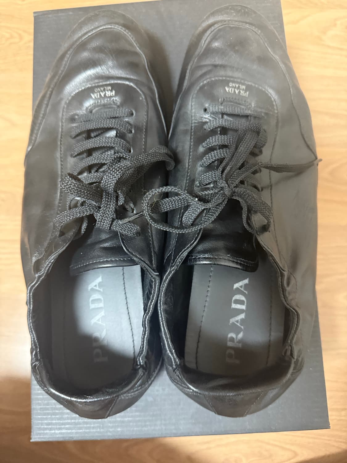 프라다 컬랩스 레더 블랙 9사이즈 상품이미지5