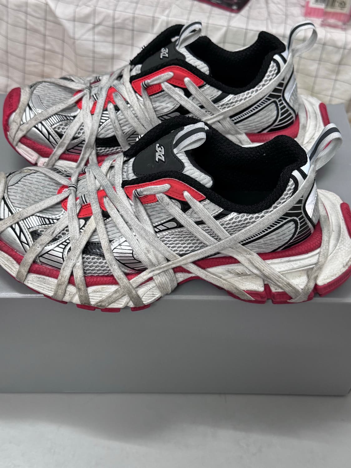 발렌시아가 3XL 익스트림 레이스 스니커즈 EU 43 상품이미지3