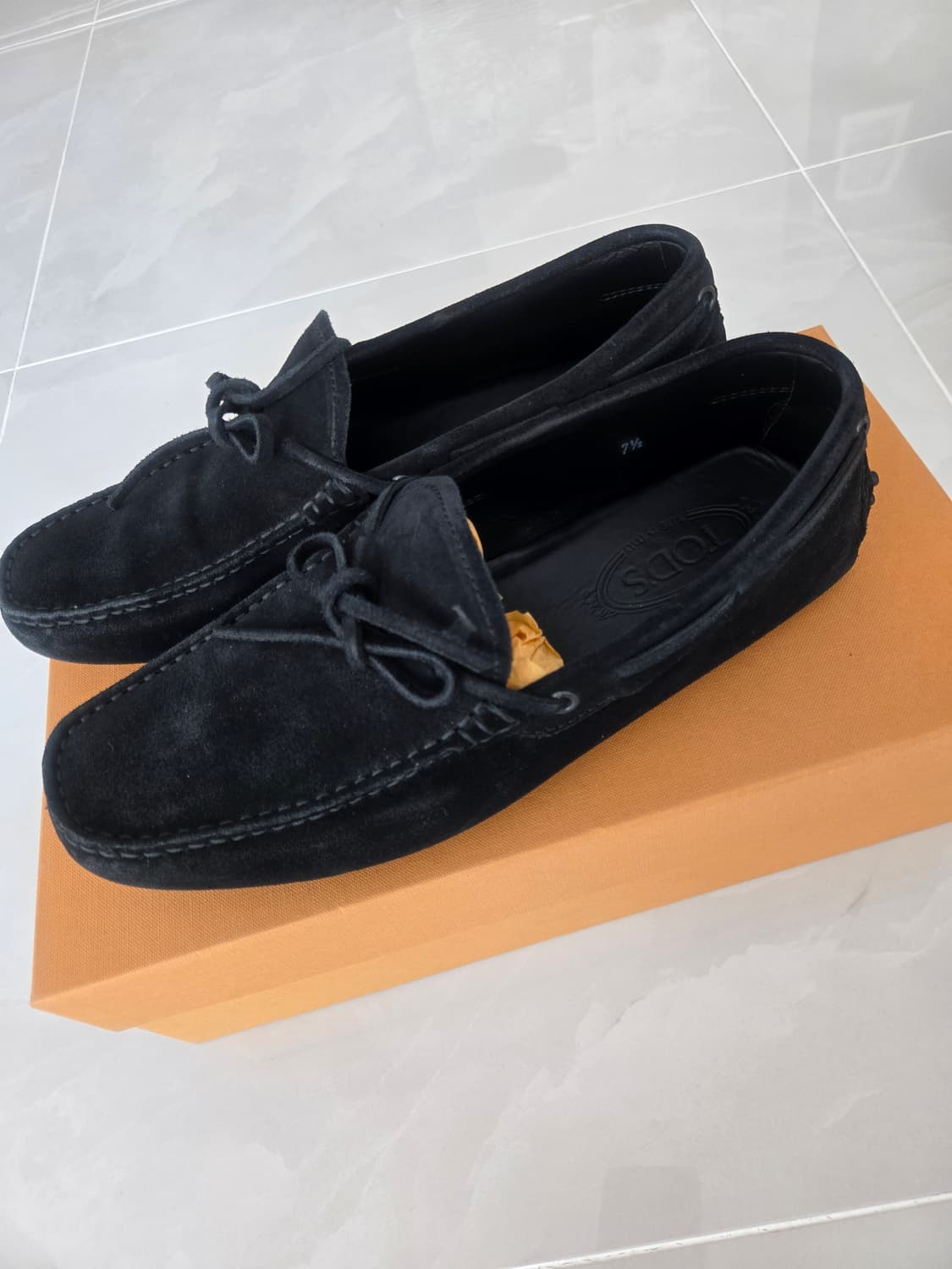2회 착용 ) TOD'S 토즈 고미노 블랙 스웨이드 남성 로퍼 상품이미지1