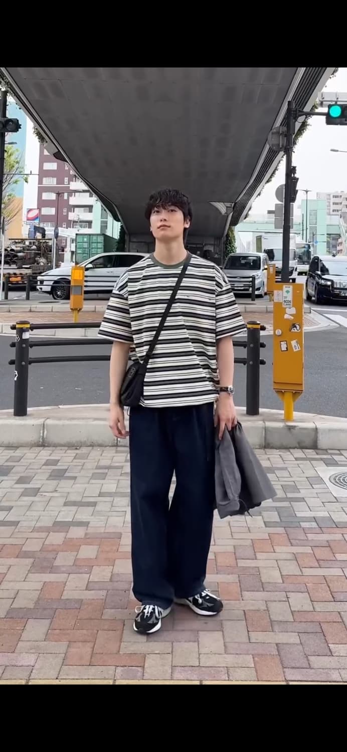 프리즘웍스 호수 멀티 스트라이프 반팔 블랙 상품이미지2