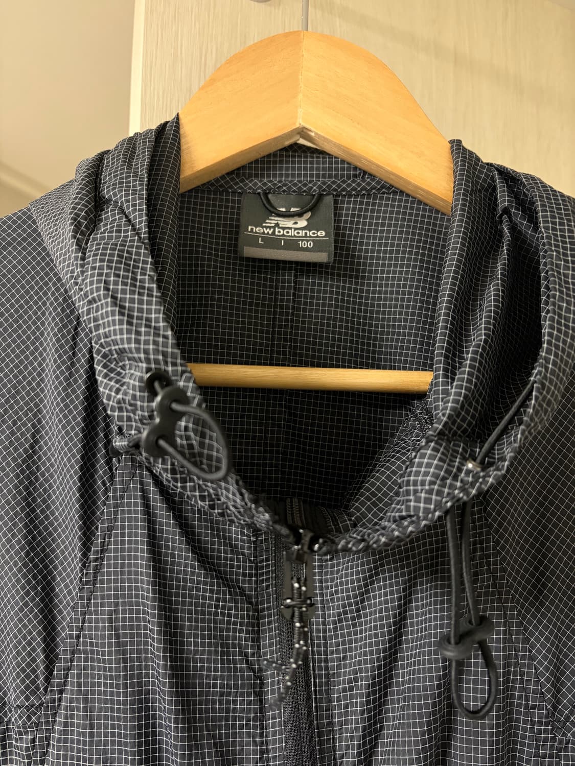 뉴발란스 러닝 경량 바람막이 L 상품이미지2