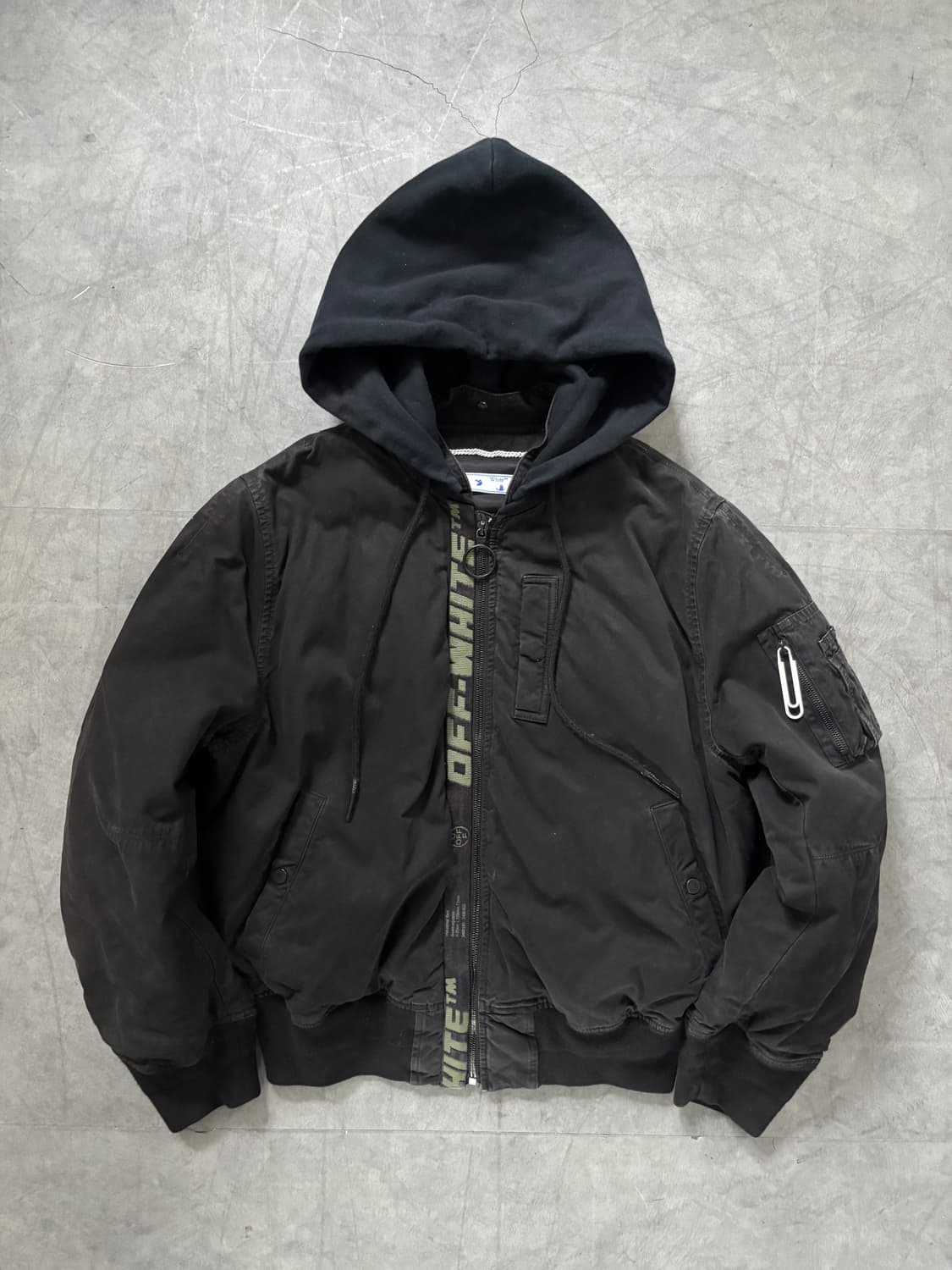 Off White 오프화이트 에로우 후드 봄버 자켓  상품이미지4