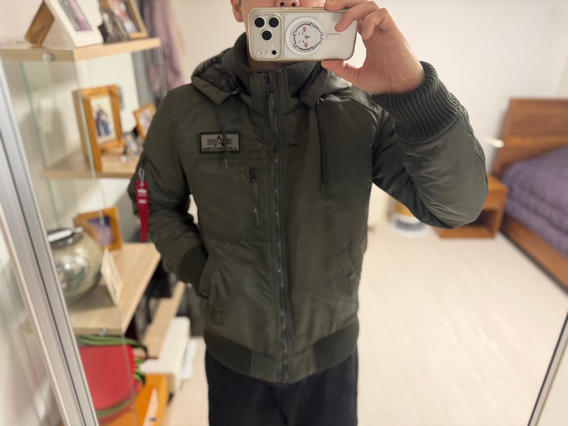 알파인더스트리 점퍼 판매합니다. 상품이미지2