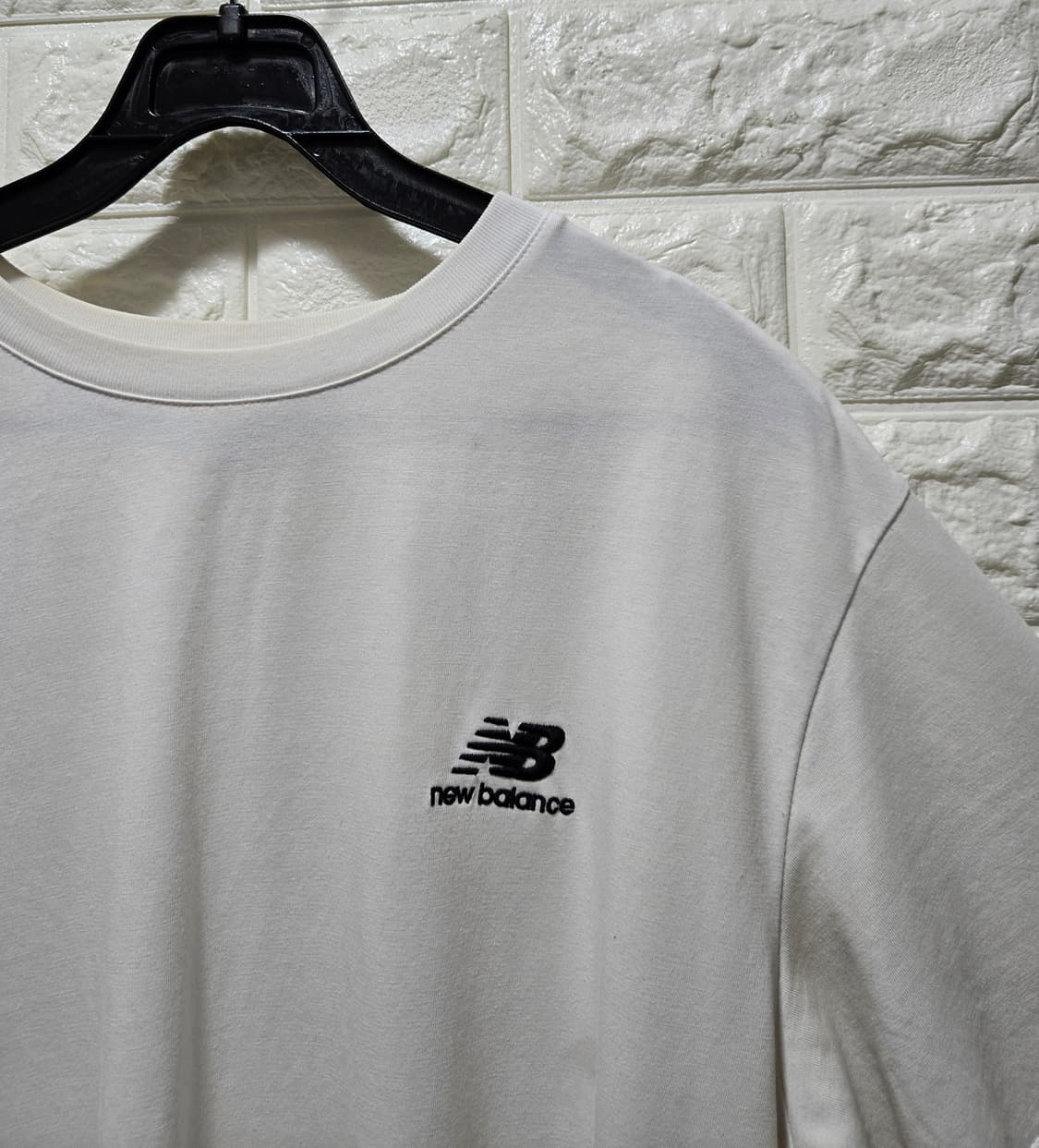 뉴발란스 에센셜 스몰 자수로고 반팔티 100 상품이미지4