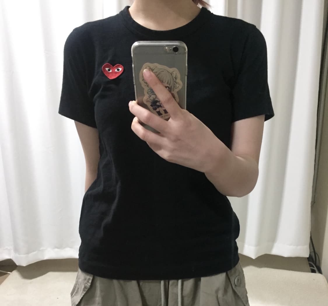 꼼데가르송 블랙 레드 하트 와펜 반팔 티 상품이미지1