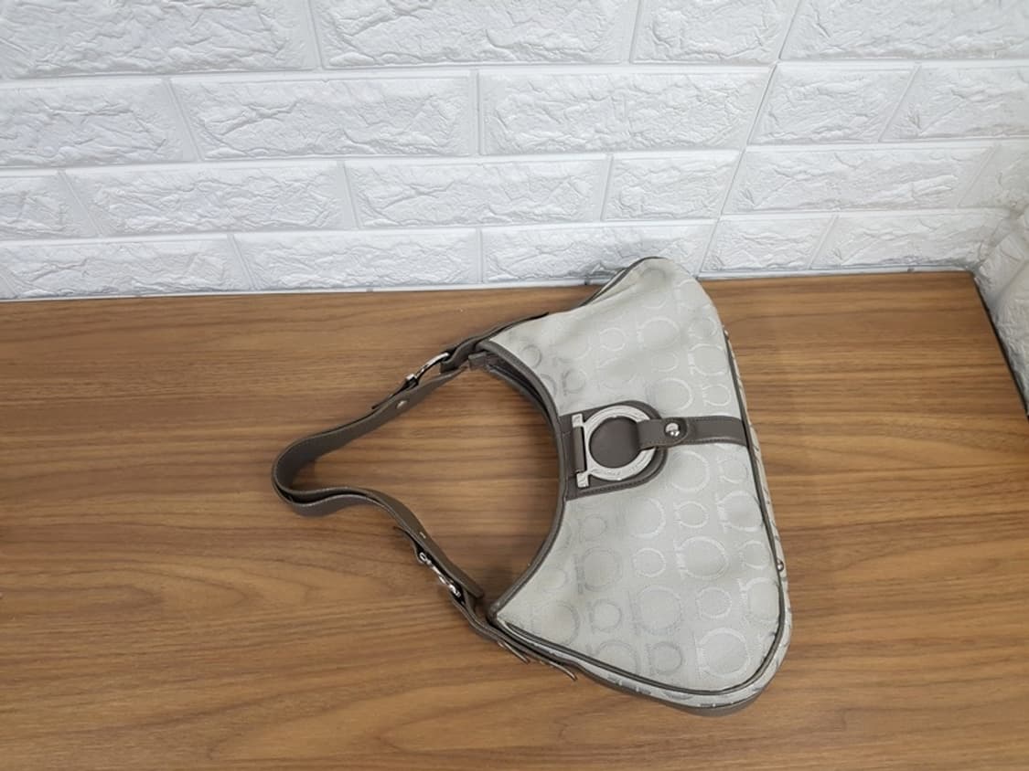 페라가모 숄더백 (정품. 쟈가드소재)  상품이미지4