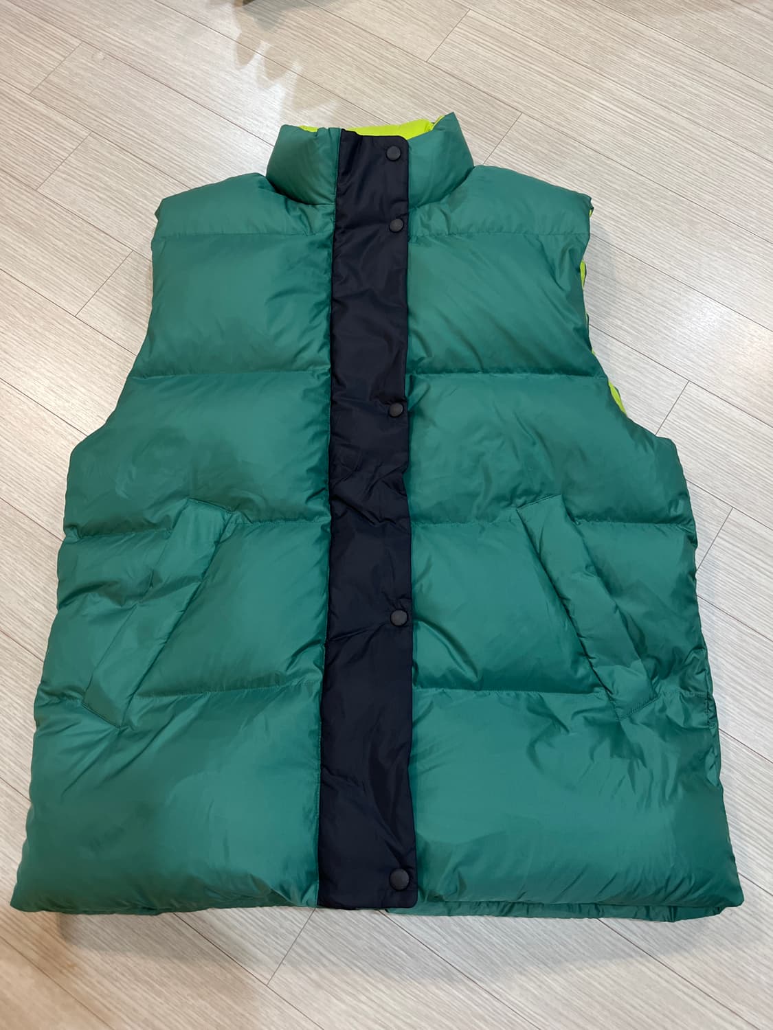 유니클로 마르니 덕다운 조끼 상품이미지1