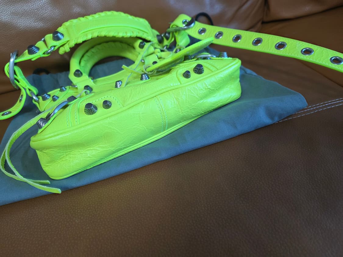 정품 발렌시아가 네오카골 르시티 시티백 모터백 스몰사이즈 네온 색상 상품이미지7