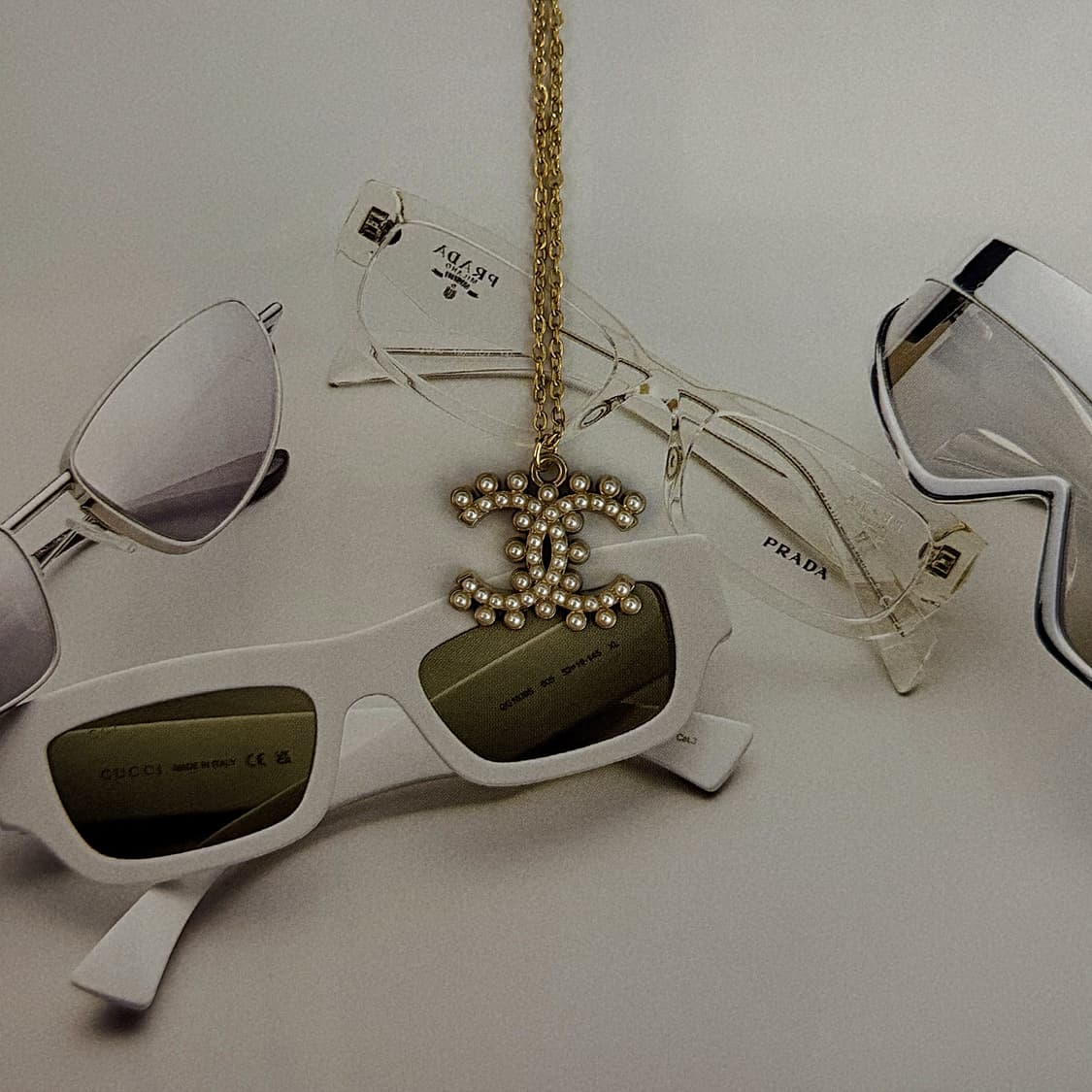 샤넬 클래식 진주 디테일 CC 골드 목걸이 상품이미지1