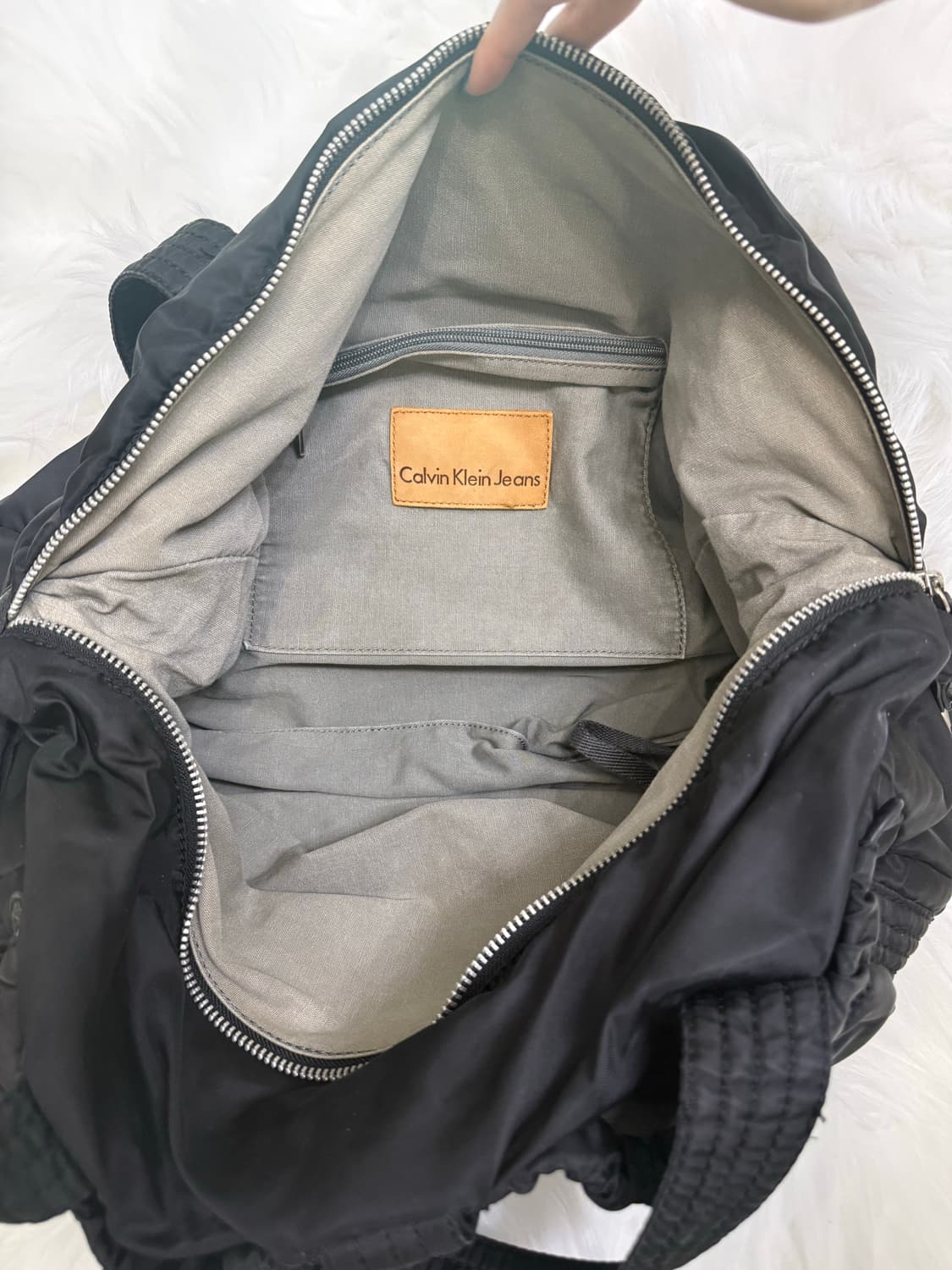 calvin klein 캘빈클라인 나일론 백 상품이미지3