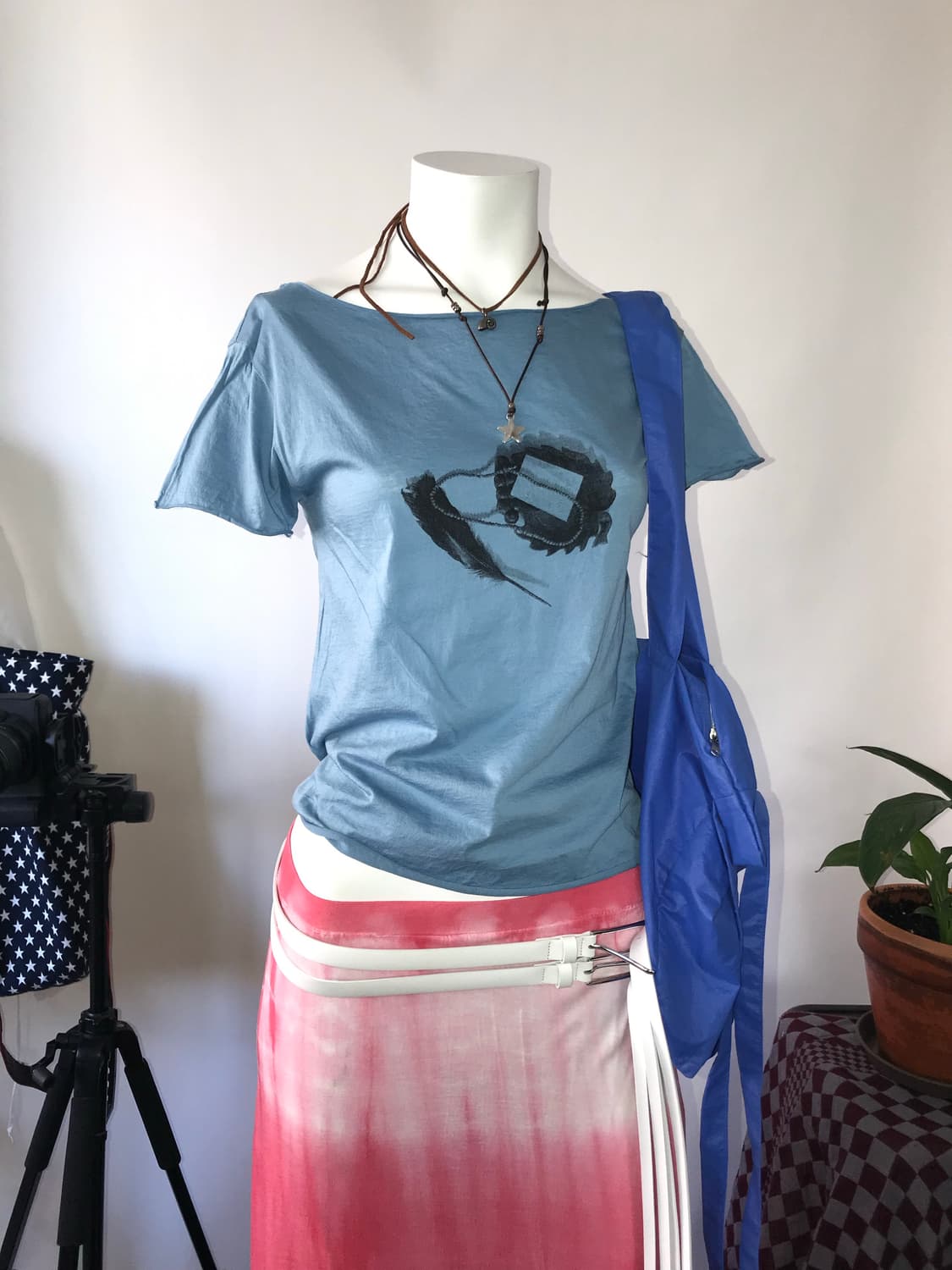 LOA Cut-off Detail Printing T-shirts 상품이미지1