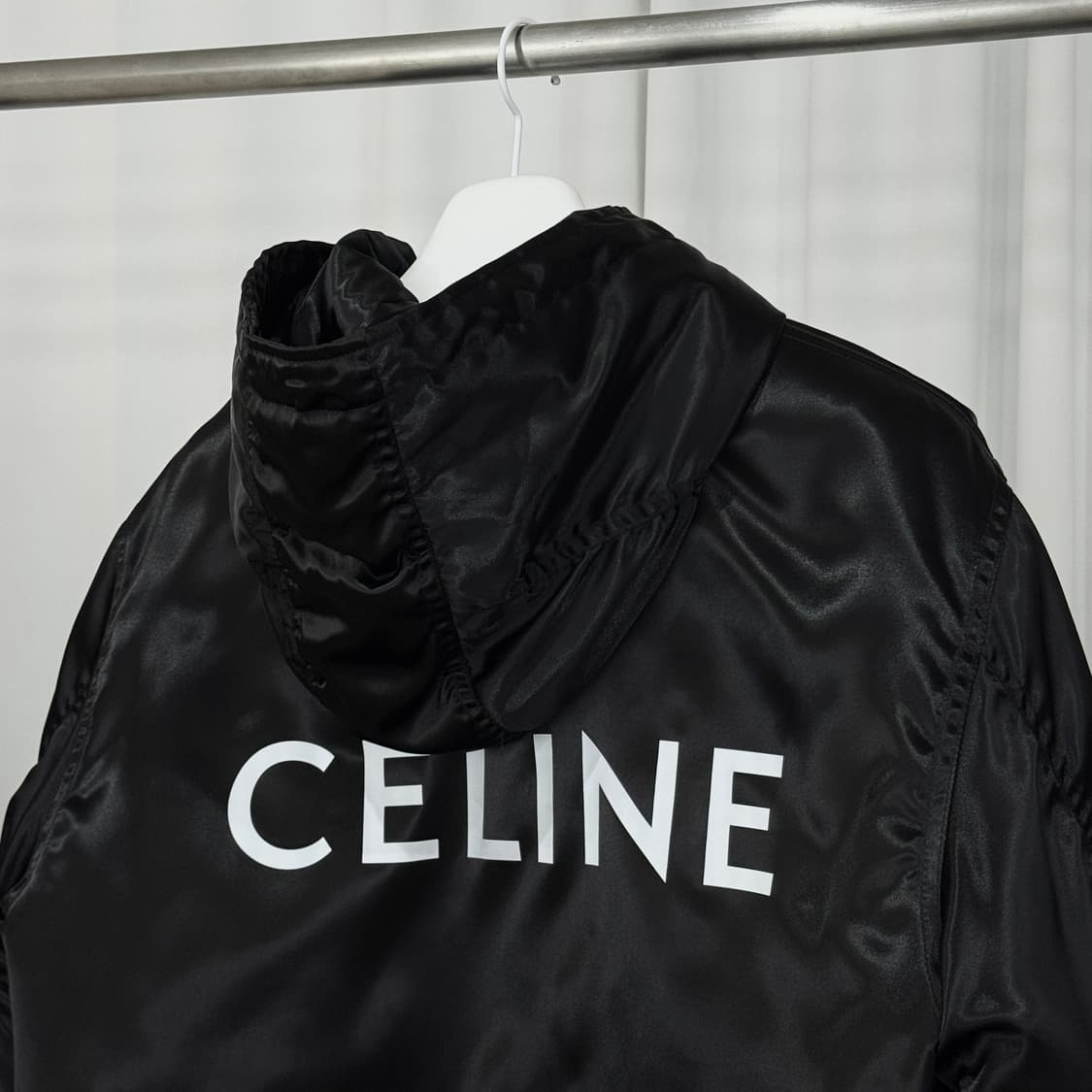 [정품] 24FW 셀린느 백로고 후드 봄버 새틴 (46size) 상품이미지4