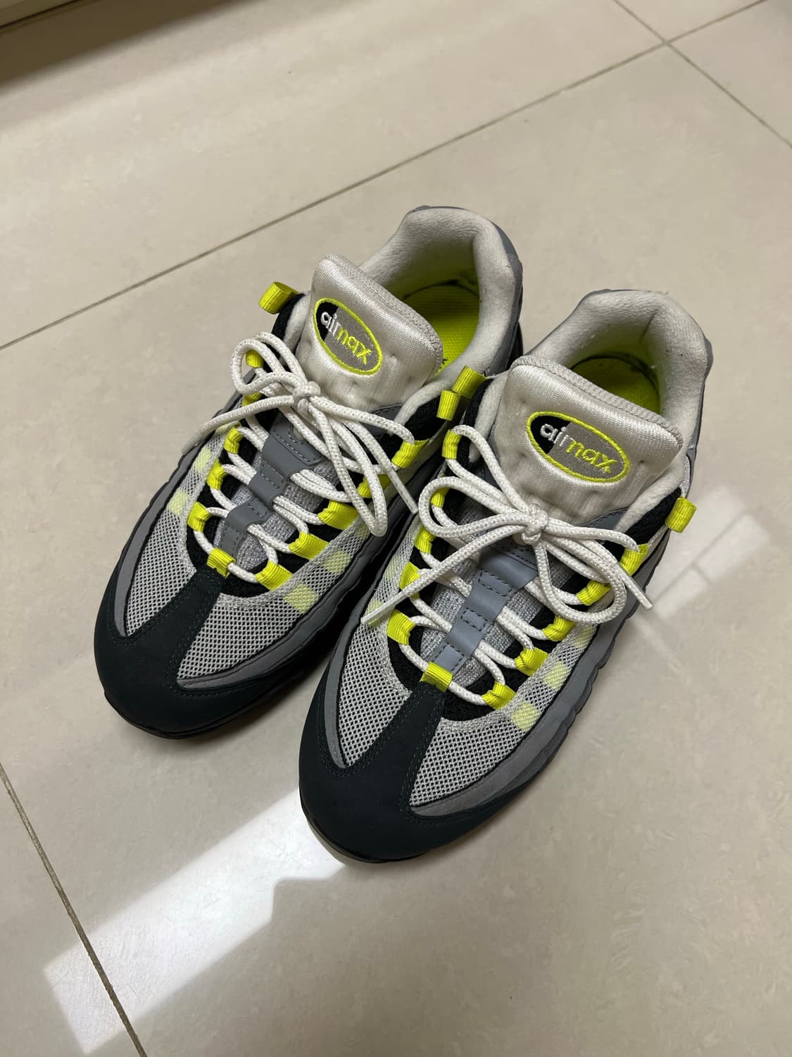 나이키 95맥스 OG 2020버전 250 사이즈 상품이미지1