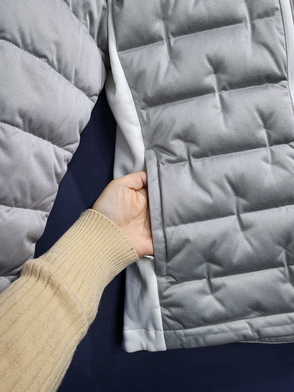 스케쳐스 구스다운 경량패딩 상품이미지4