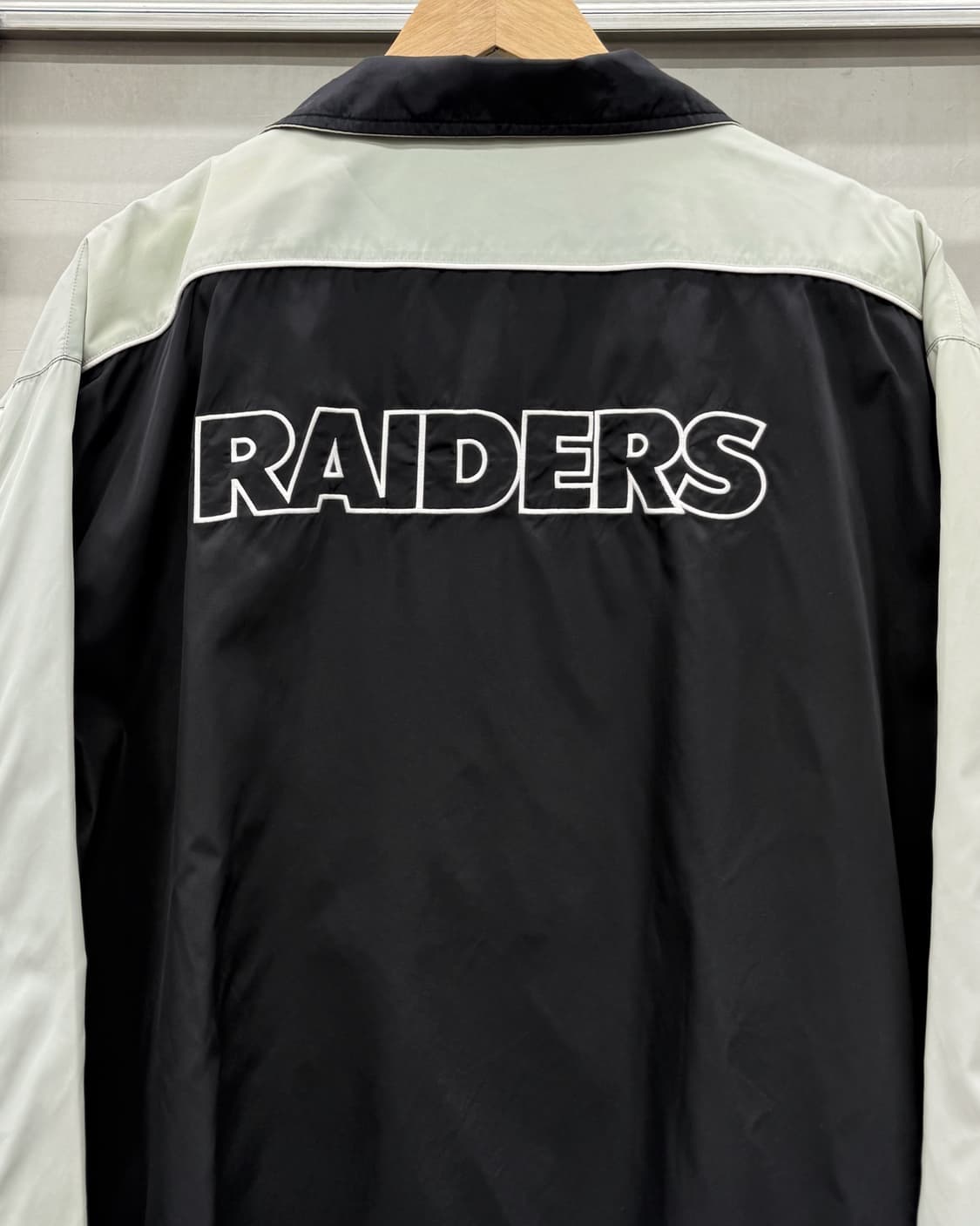 리복 NFL 00s 레이더스 트랙자켓 블랙 상품이미지3