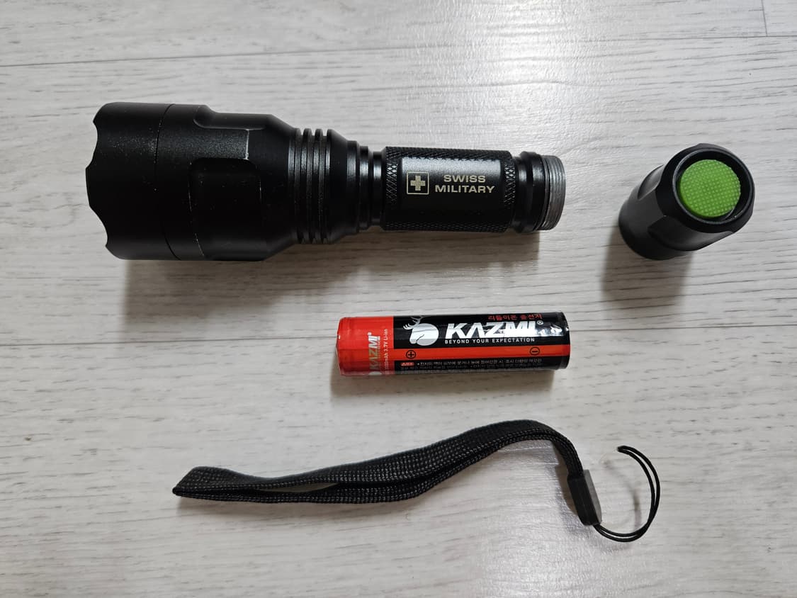 스위스밀리터리 후레쉬 900루멘 상품이미지3