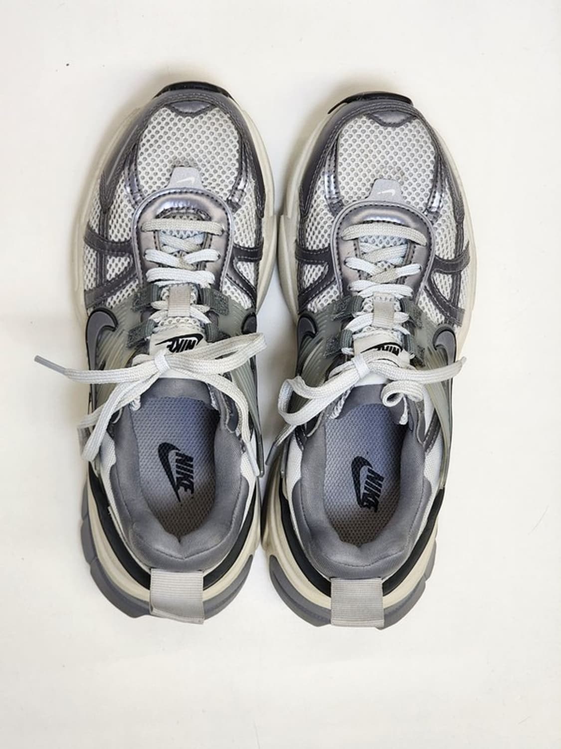 NIKE V2K 런 퓨어플래티넘 울프 그레이 230 상품이미지4