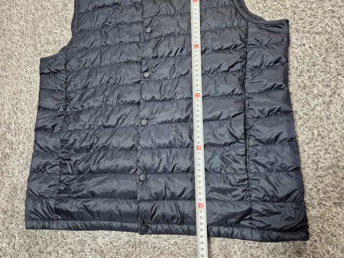 유니클로 남성 경량 다운 패딩조끼 네이비 L 상품이미지8