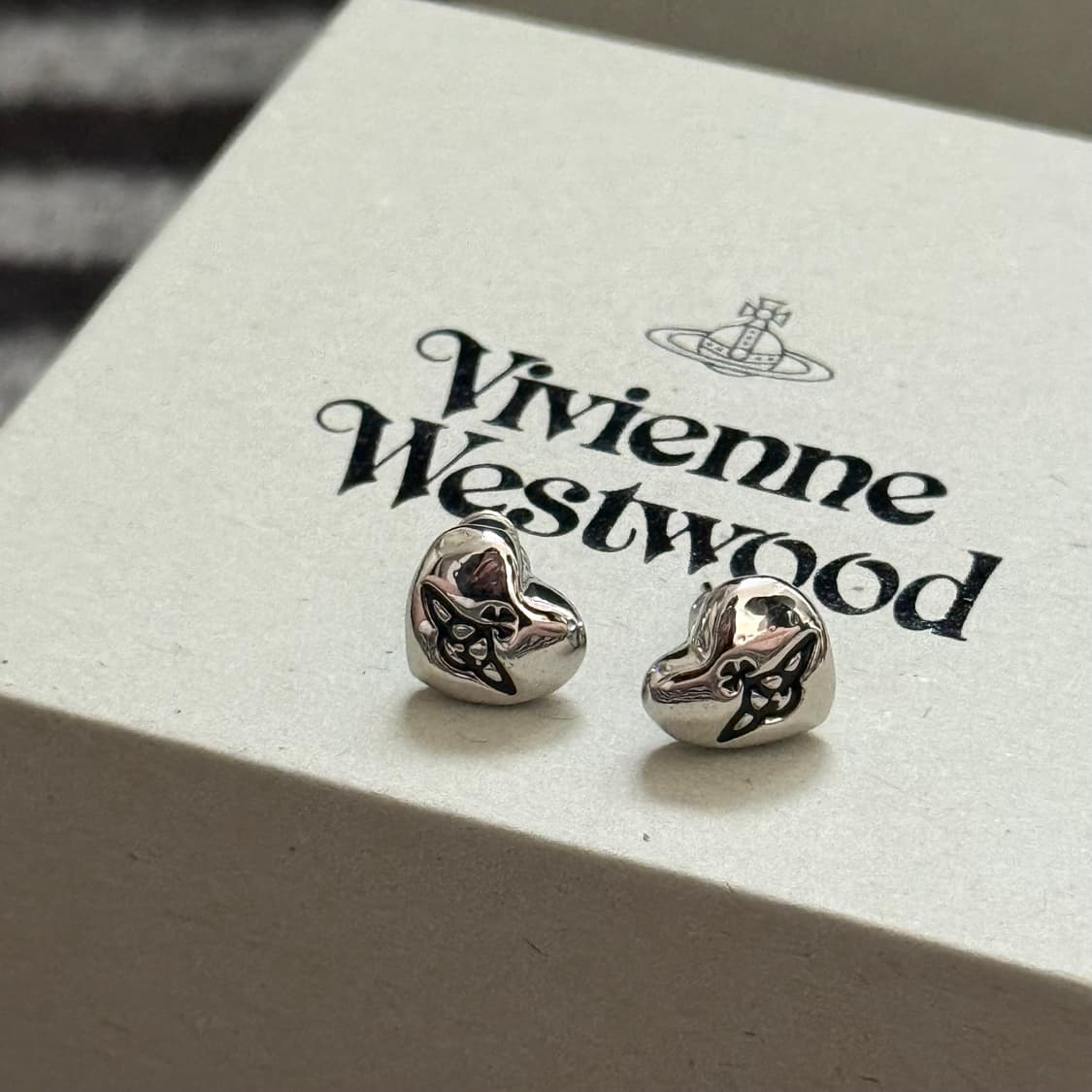 비비안웨스트우드 빈티지 하트 귀걸이 상품이미지1