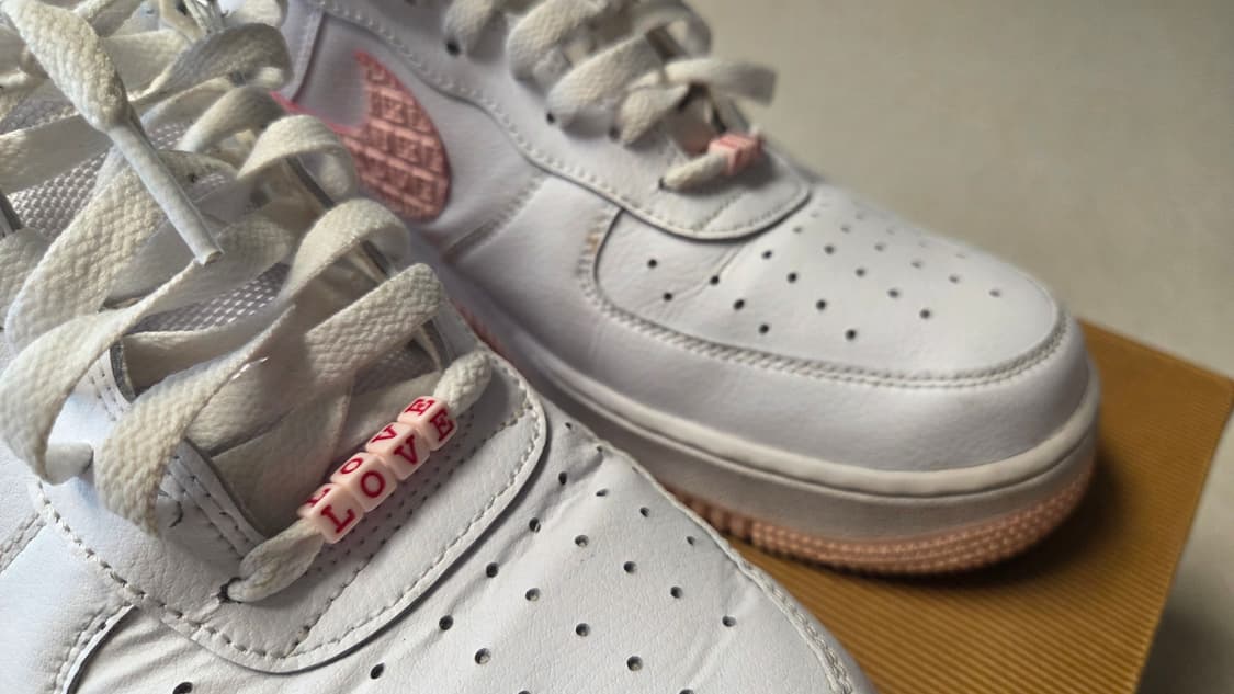 나이키 에어 포스 1 발렌타인데이 2022 상품이미지9