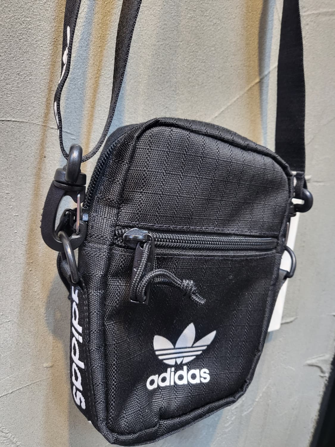 아디다스 크로스백 상품이미지1