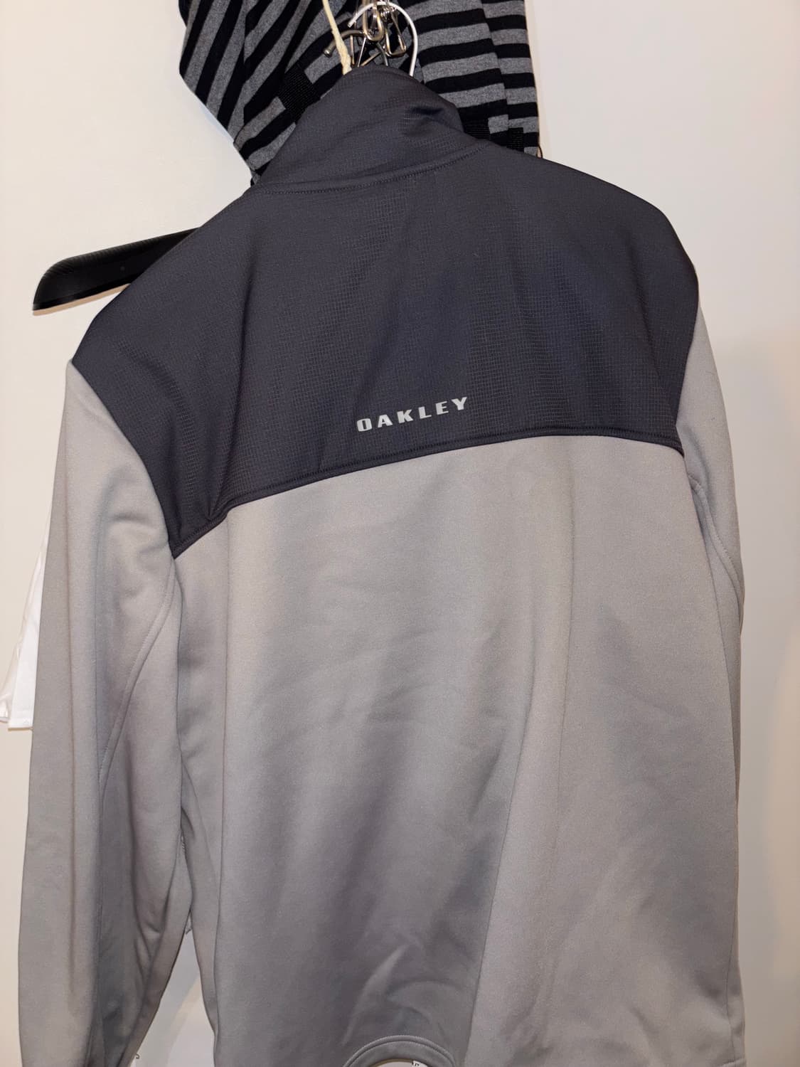 오클리 후리스 상품이미지2