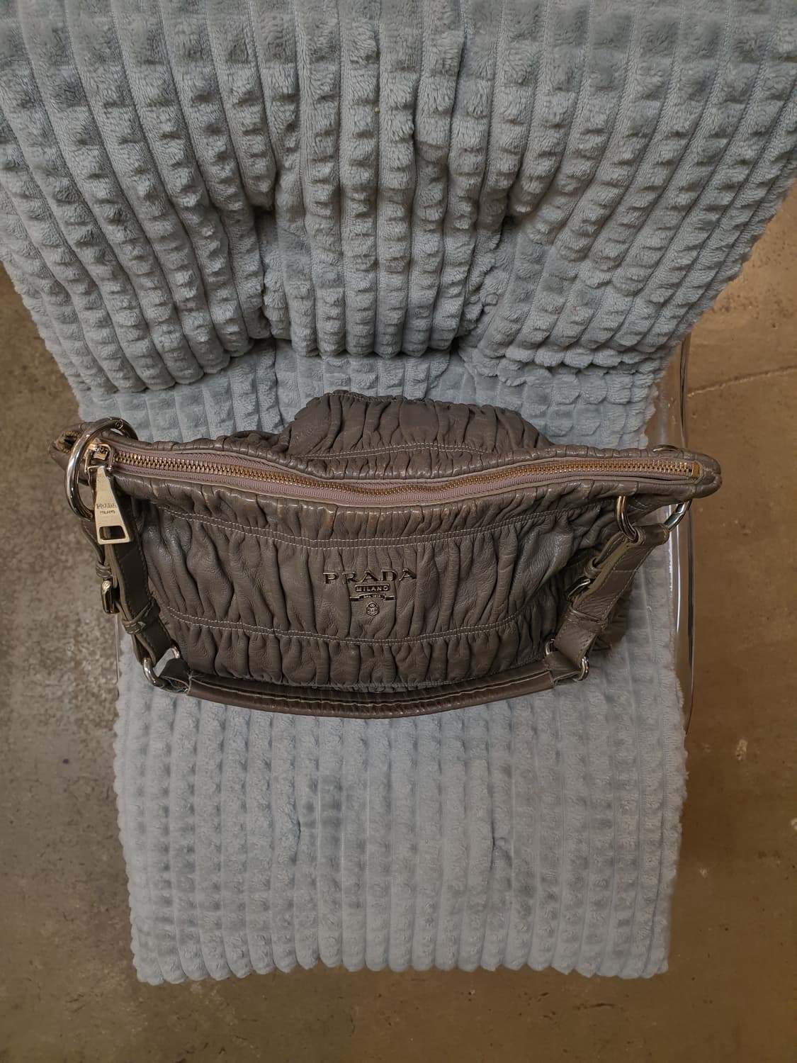 프라다 고프레 가죽 숄더백 상품이미지7