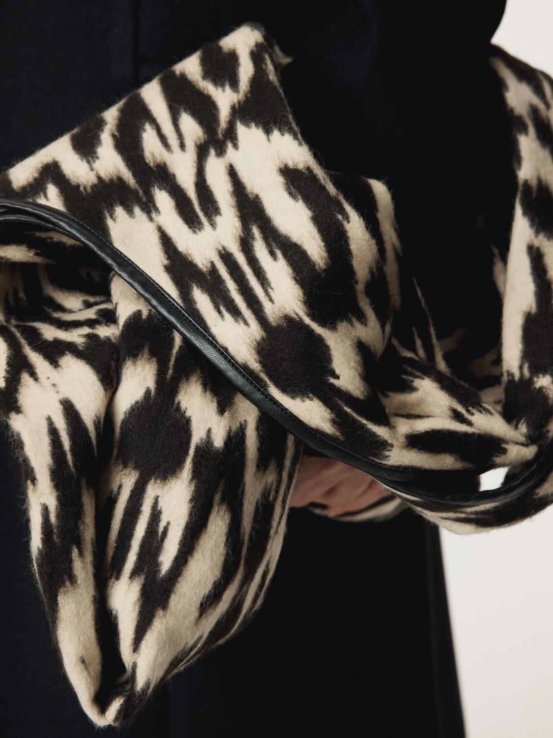 [OS] 렉토 레오파드 울 숄더 백 상품이미지5