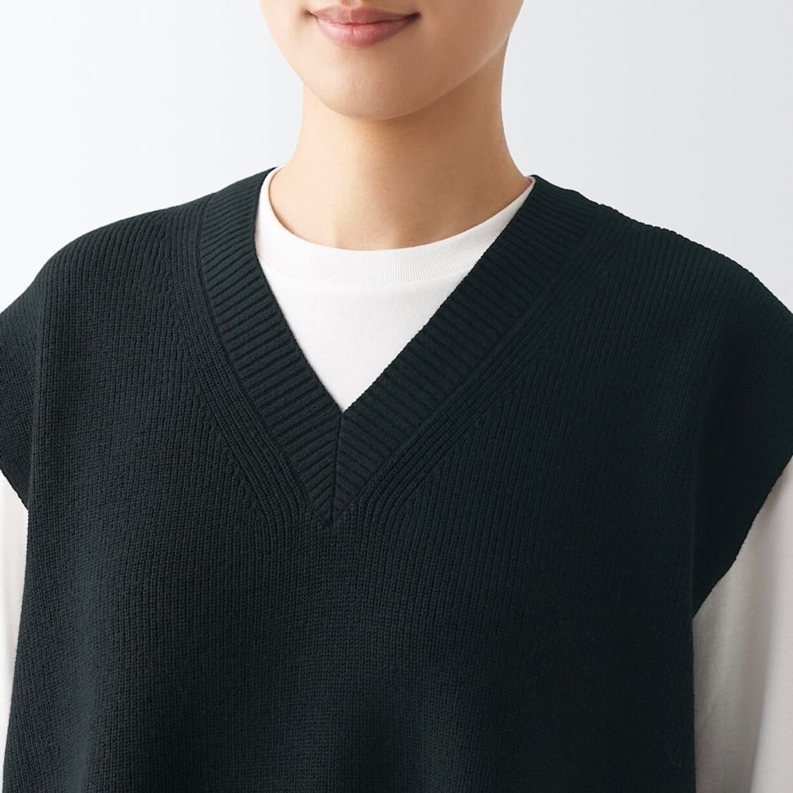 무인양품 형태가 유지되는 V넥 베스트 (새상품) 상품이미지9