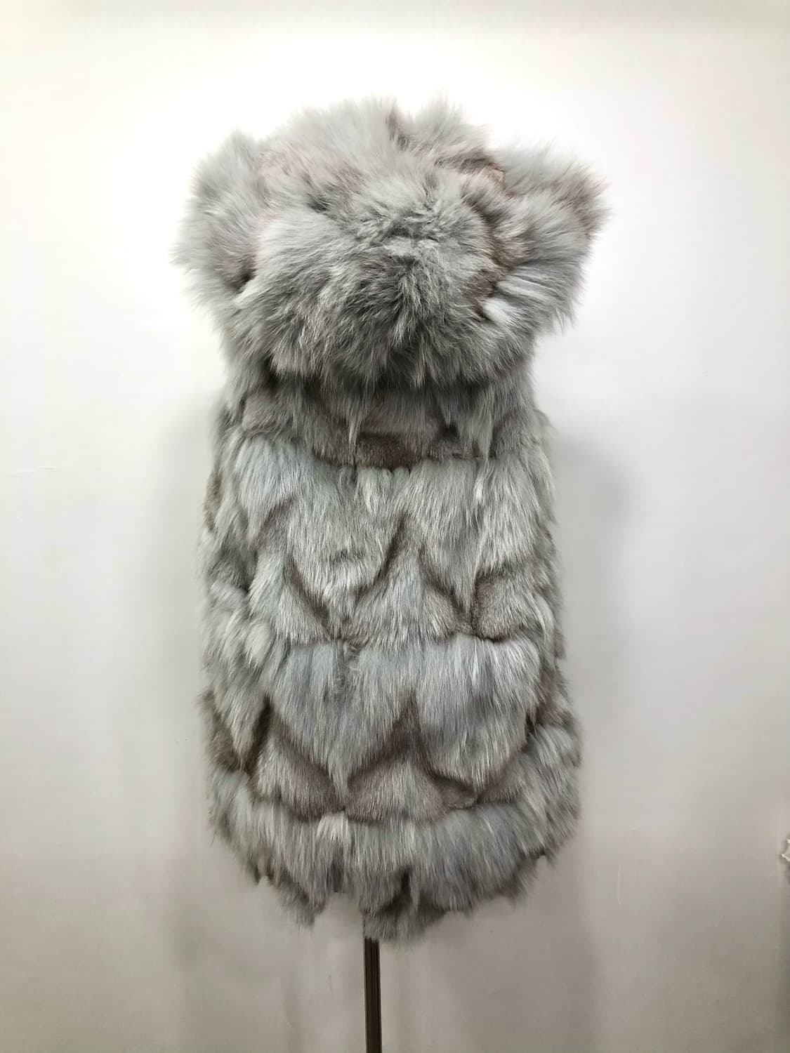 gray brown hooded fur vest 상품이미지3