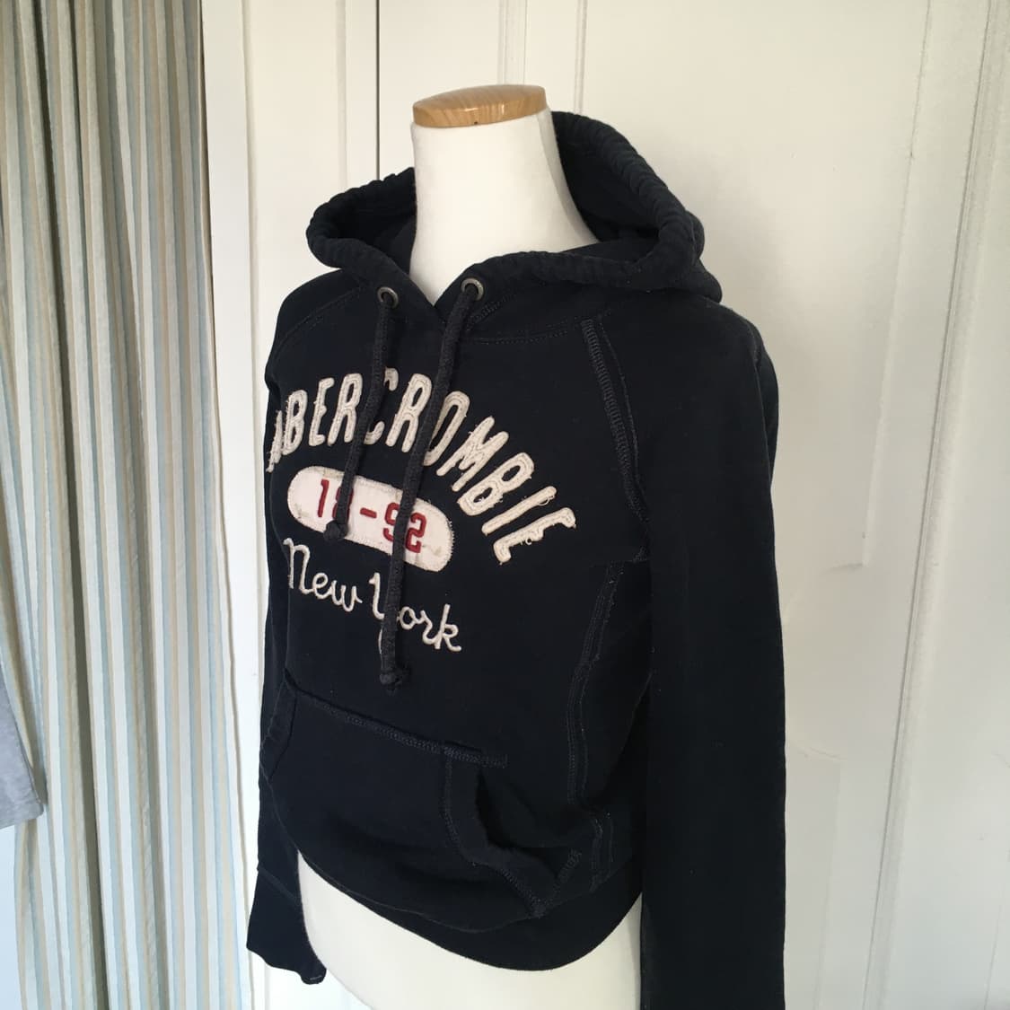 아베크롬비 y2k 네이비 후드티 상품이미지2