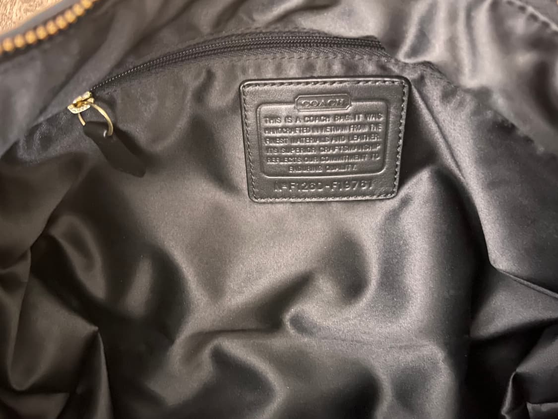 코치 블랙 레더 숄더백 상품이미지4