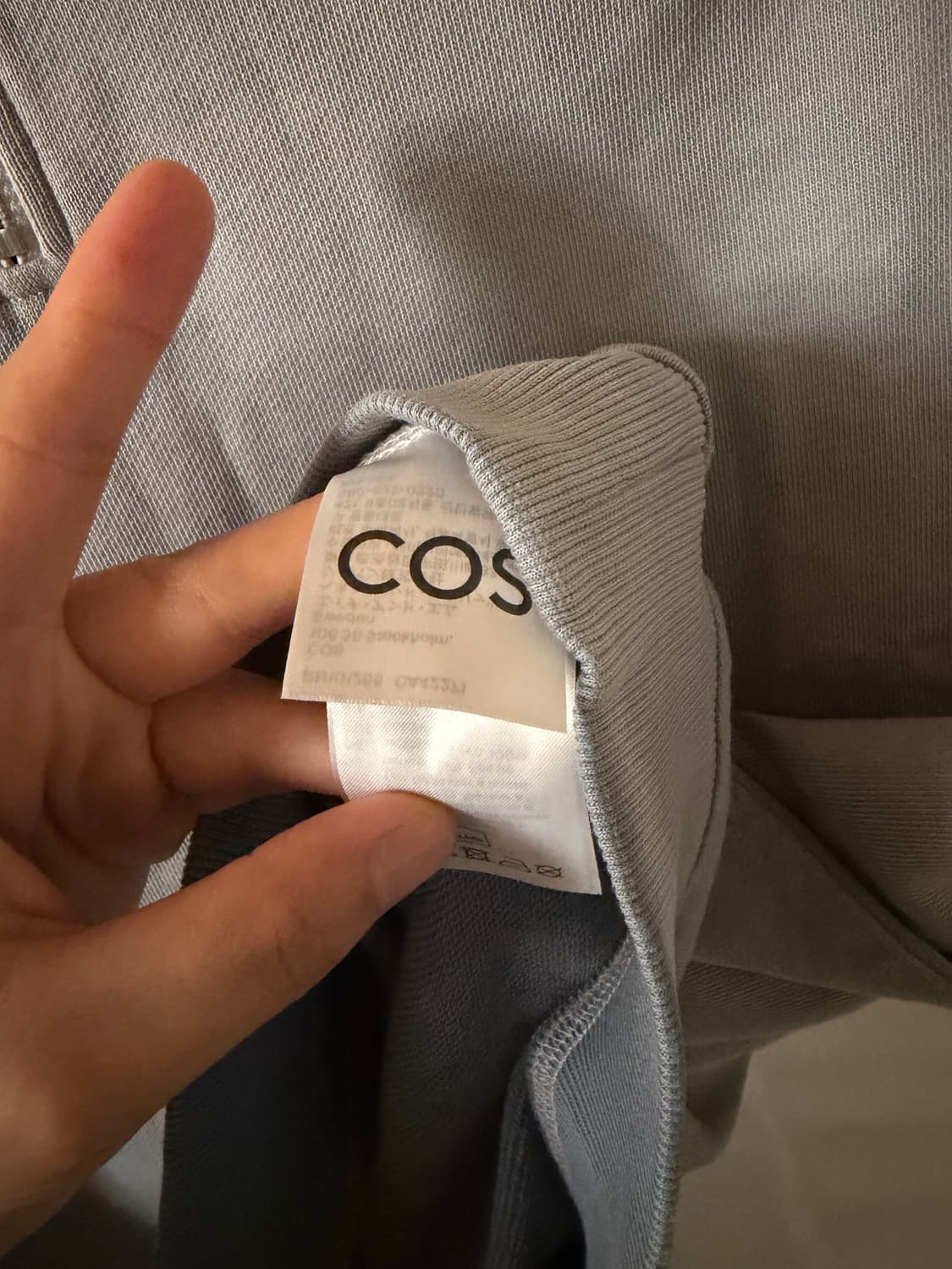 COS(코스) 릴렉스드핏 반집업 카라티 상품이미지4