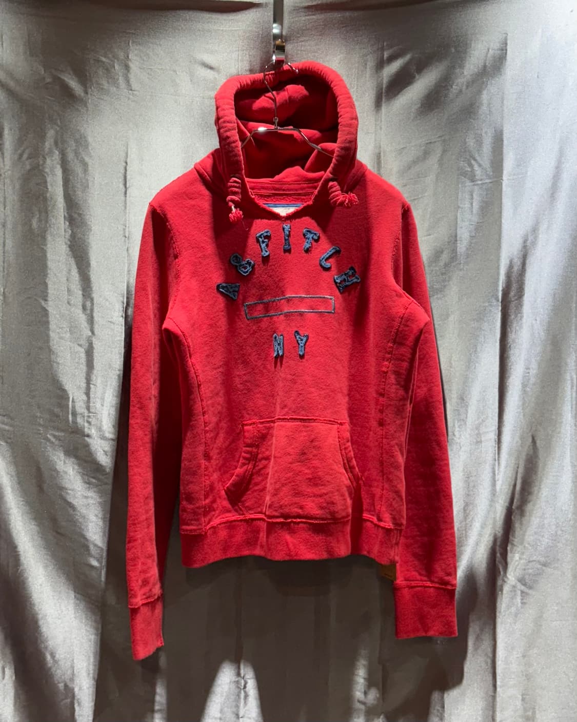 L 아베크롬비 레드 자수 후드티 상품이미지2