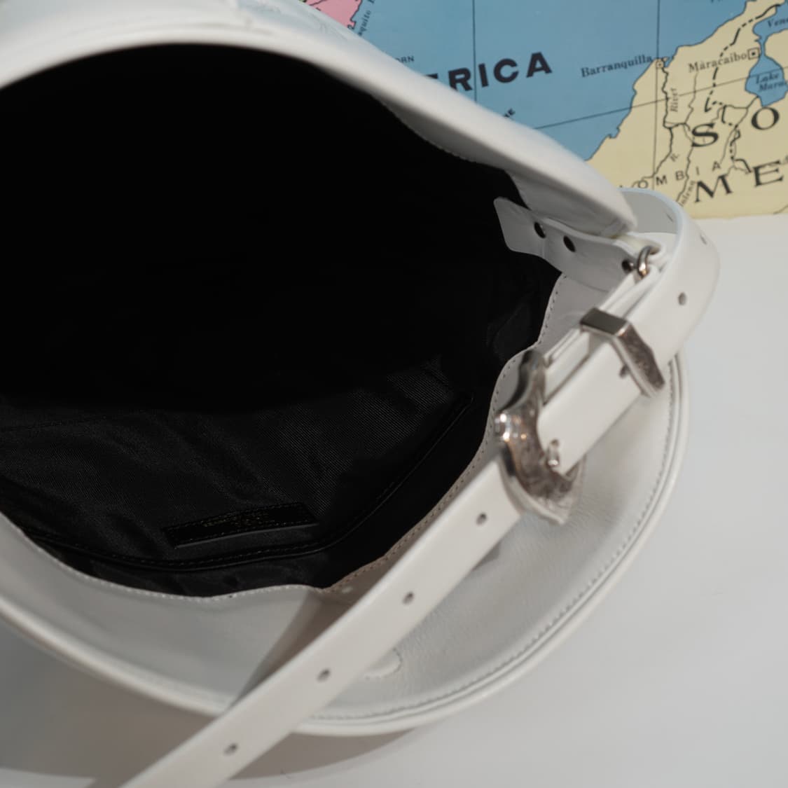 토가 아카이브 23AW 웨스턴 레더 백 상품이미지9