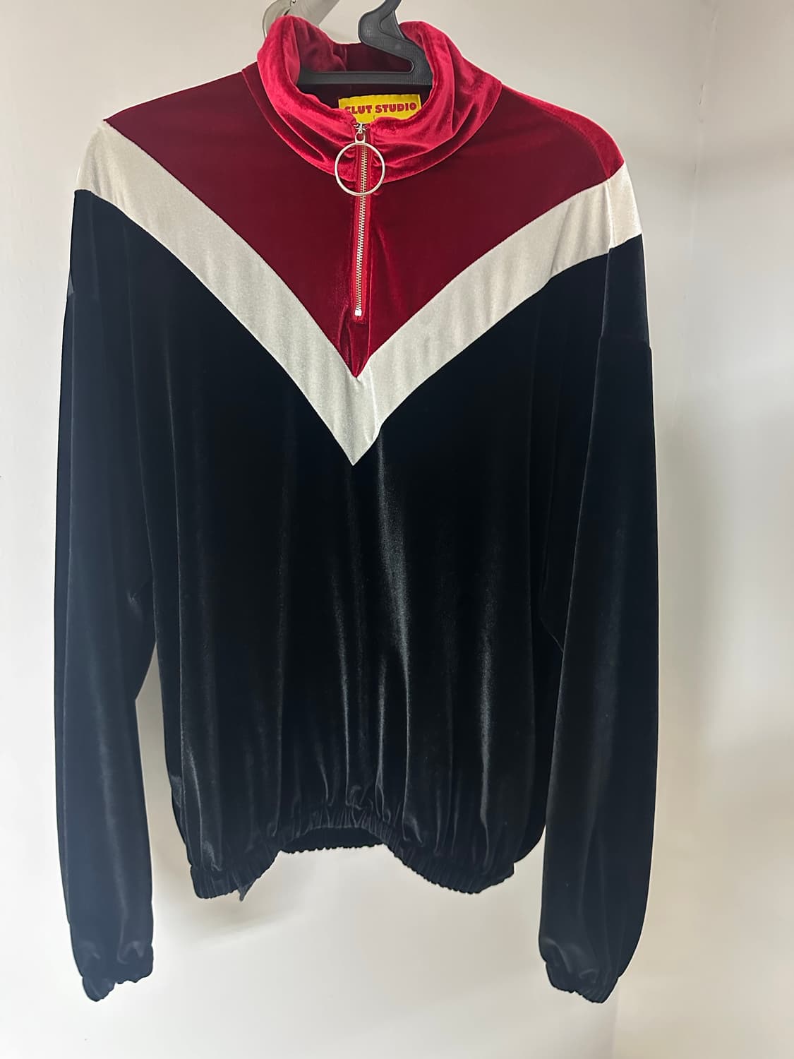 클럿 스튜디오 벨벳 트레이닝 상의 상품이미지1