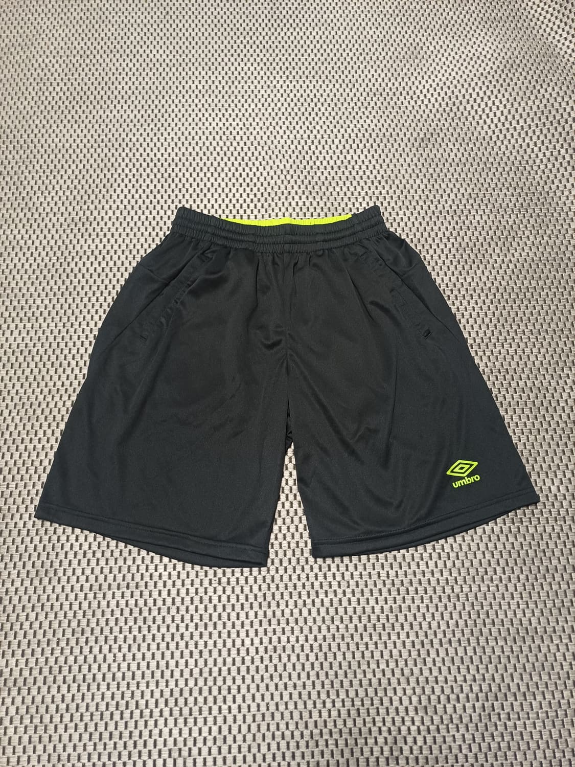 엄브로(UMBRO) 남성 트레이닝 반바지 (L / 82사이즈) 상품이미지1