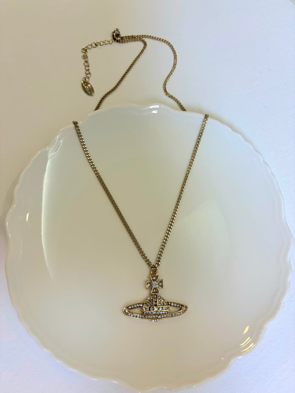 비비안웨스트우드 업사이클링 큐빅  목걸이 금장 상품이미지4