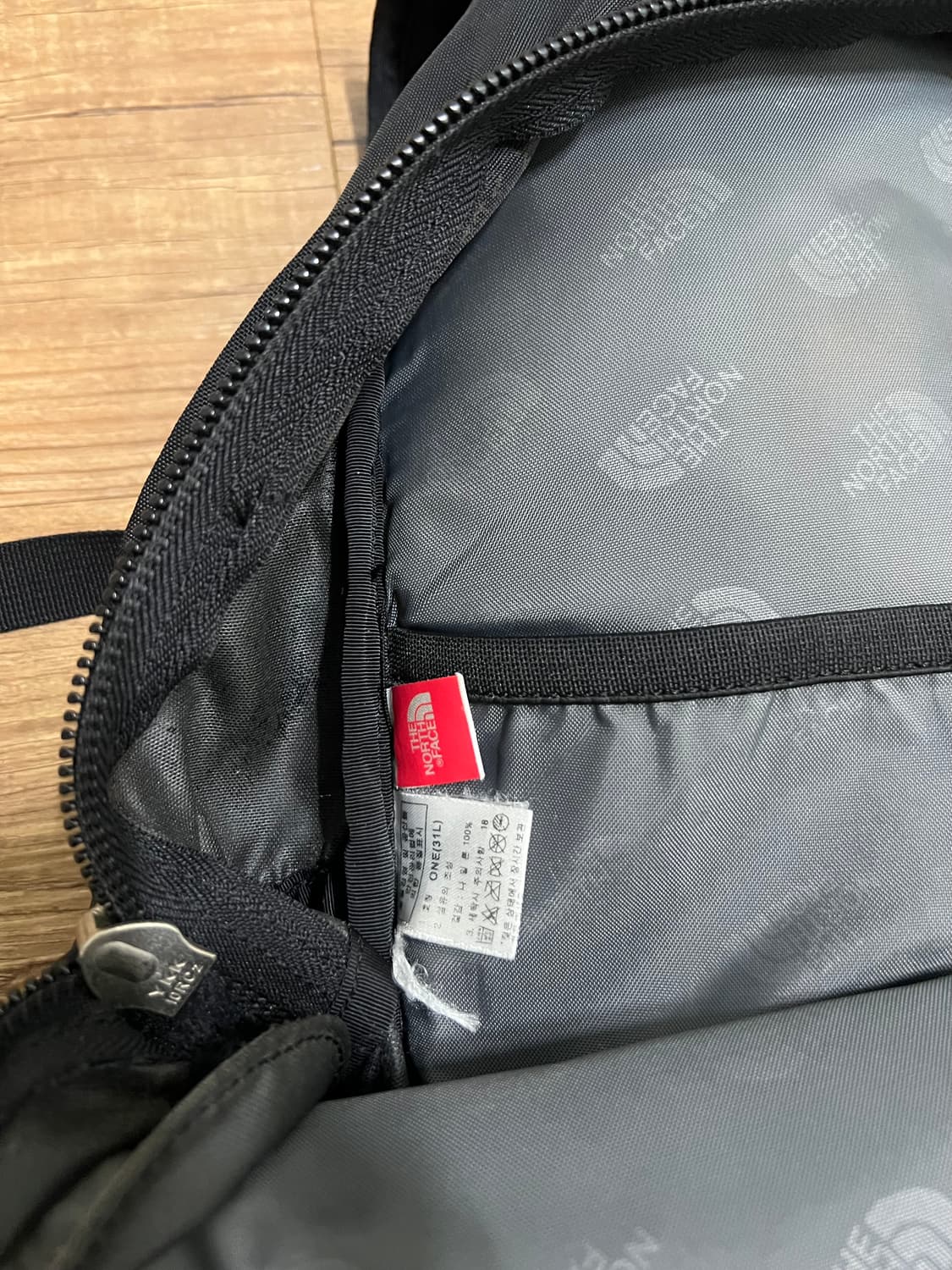 노스페이스 버티컬 고프코어 백팩 상품이미지4