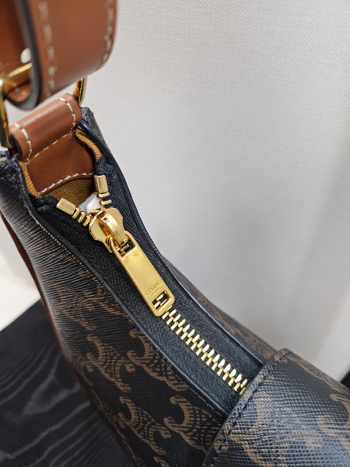 [정품]셀린느 미디엄 트리옹프 아바백 상품이미지6