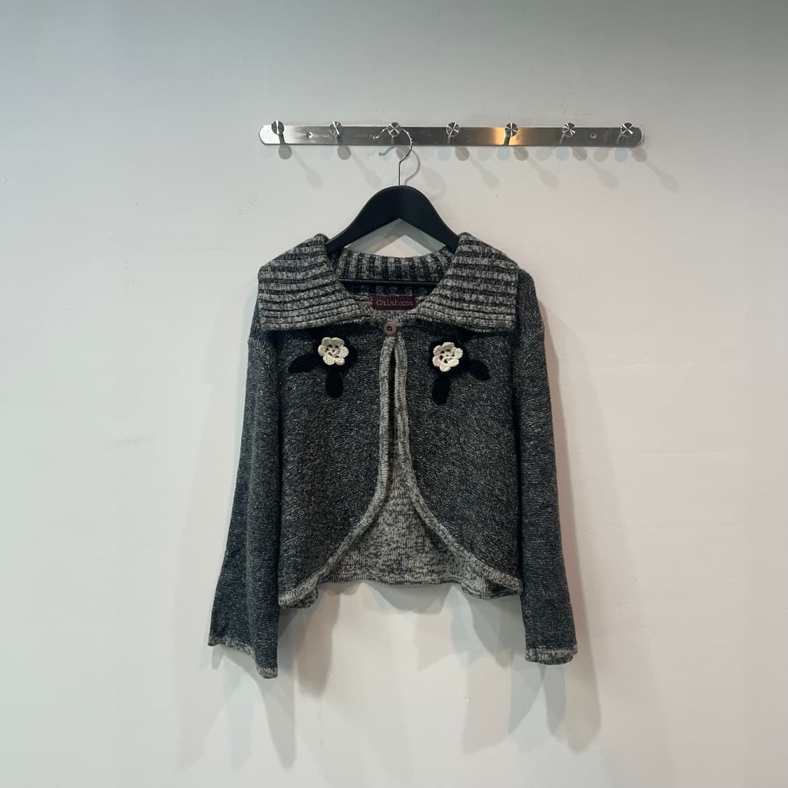 챠콜 코사지 니트 볼레로 가디건 상품이미지2