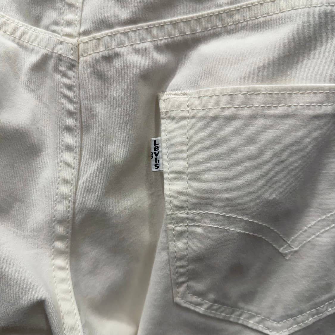 리바이스 511 워싱 코튼 팬츠 화이트 탭 디테일 스트레이트핏 화이트 상품이미지6