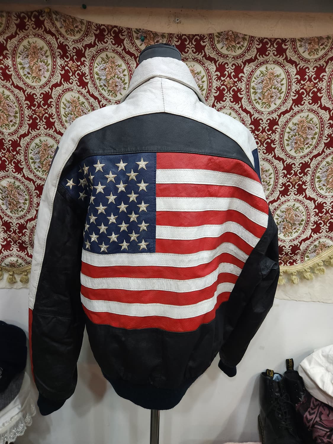 휴먼비잉 usa 플래그 가죽 자켓

 상품이미지6