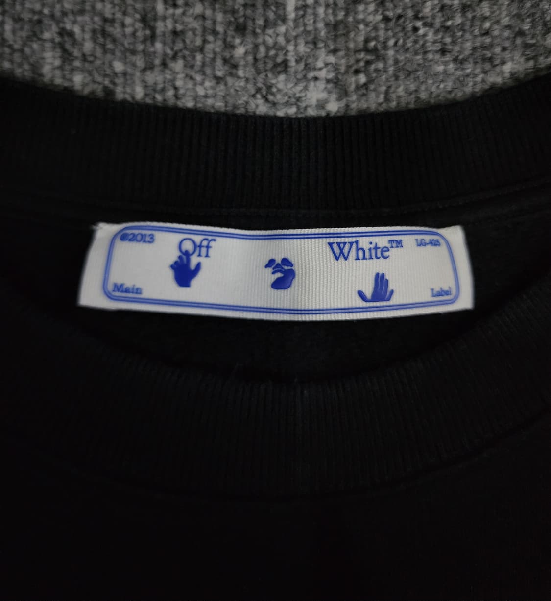 오프화이트 카라바지오 애로우 크루넥 맨투맨 XL 상품이미지6