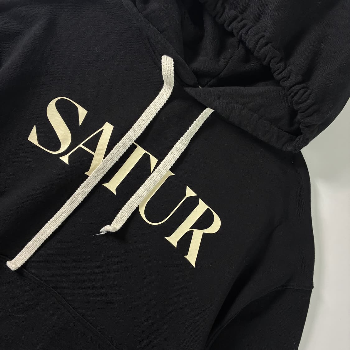 Satur 세터 클래식 레터 블랙 후드티 상품이미지3