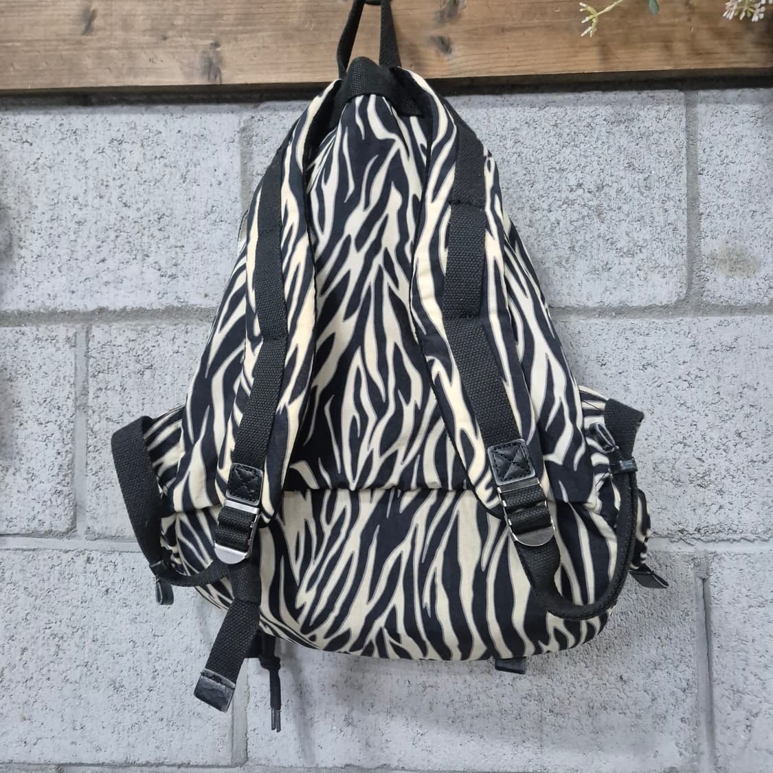 키플링 지브라 프린트 조엣수 백팩 상품이미지6