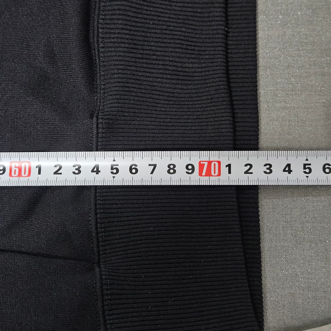 105) 데상트 센터로고 폴리에스터 후드티 상품이미지8