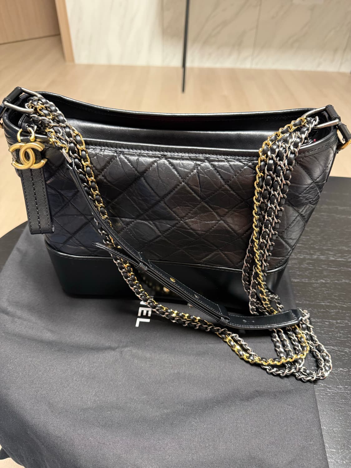 샤넬 빈티지카프스킨 호보백 신미듐 28번대 상품이미지1