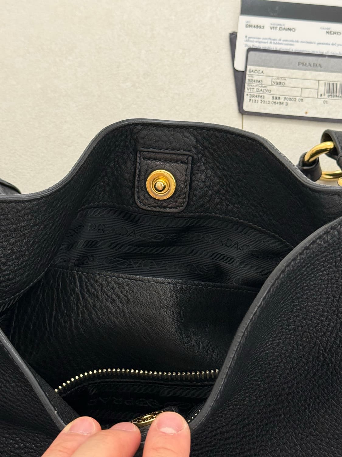 프라다 비텔로 다이노 호보 숄더백 블랙 상품이미지6